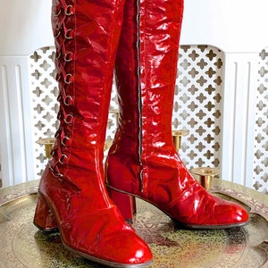 Vintage 1960s Thigh Boots in Lipstick Red Patent Leather w Side Lacing Metal Eyelets // Italian Made // US 6 UK 4.5 EU 37.5 // Go Go Fetish image 4