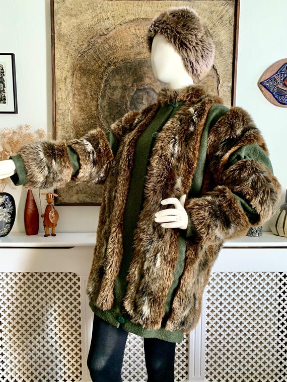 Vintage 80s Luxury Faux Fur Short Coat / Deep Pile Hyper Realistic