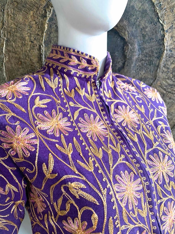 SOLD Vintage 1960s Purple Embroidered Fitted Jack… - image 7