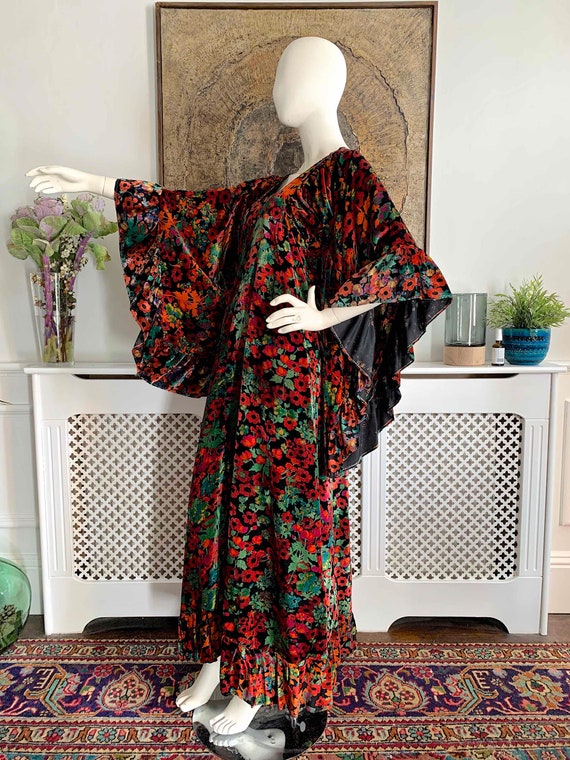 Incredible vintage 1970s AYESHA DAVAR of London Pr