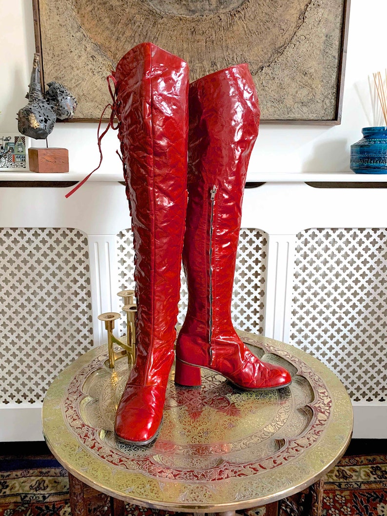 Vintage 1960s Thigh Boots in Lipstick Red Patent Leather w Side Lacing Metal Eyelets // Italian Made // US 6 UK 4.5 EU 37.5 // Go Go Fetish image 9