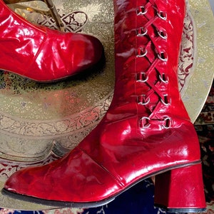 Vintage 1960s Thigh Boots in Lipstick Red Patent Leather w Side Lacing Metal Eyelets // Italian Made // US 6 UK 4.5 EU 37.5 // Go Go Fetish image 5