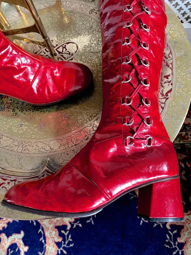 Vintage 1960s Thigh Boots in Lipstick Red Patent Leather w Side Lacing Metal Eyelets // Italian Made // US 6 UK 4.5 EU 37.5 // Go Go Fetish image 5