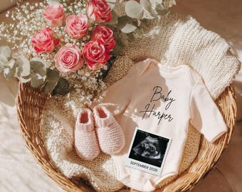 Minimal Baby Girl Pregnancy Announcement Digital I It’s a Girl Gender Reveal I Editable Canva Template for Social Media (Instant Download)