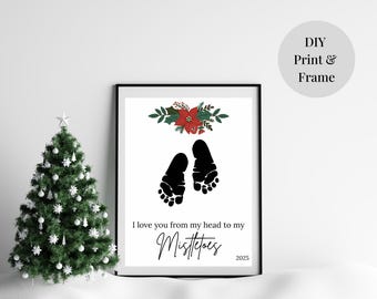 Arte de huellas de bebé con muérdagos, recuerdo de Navidad DIY, manualidad navideña para bebés, imprimible navideño de 8x10, letrero de huellas de muérdagos 2025