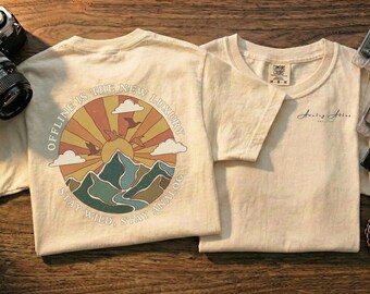 Stay Wild, chemise Stay Analog, t-shirt vintage Mountain Sun, badge rétro des années 70, atlas analogique, Stay Wild Stay Analog, impression recto et verso