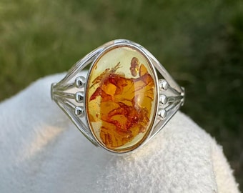 Vintage-Ring aus Sterlingsilber mit Bernsteinblume, handgefertigter Schmuck mit einzigartigen Einschlüssen
