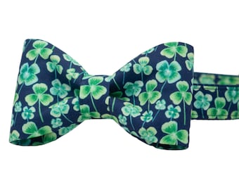 Crew LaLa Lucky Clover Bow Tie Dog Collar