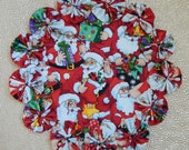 Santa, Santa, Santa II Yo Yo Doily