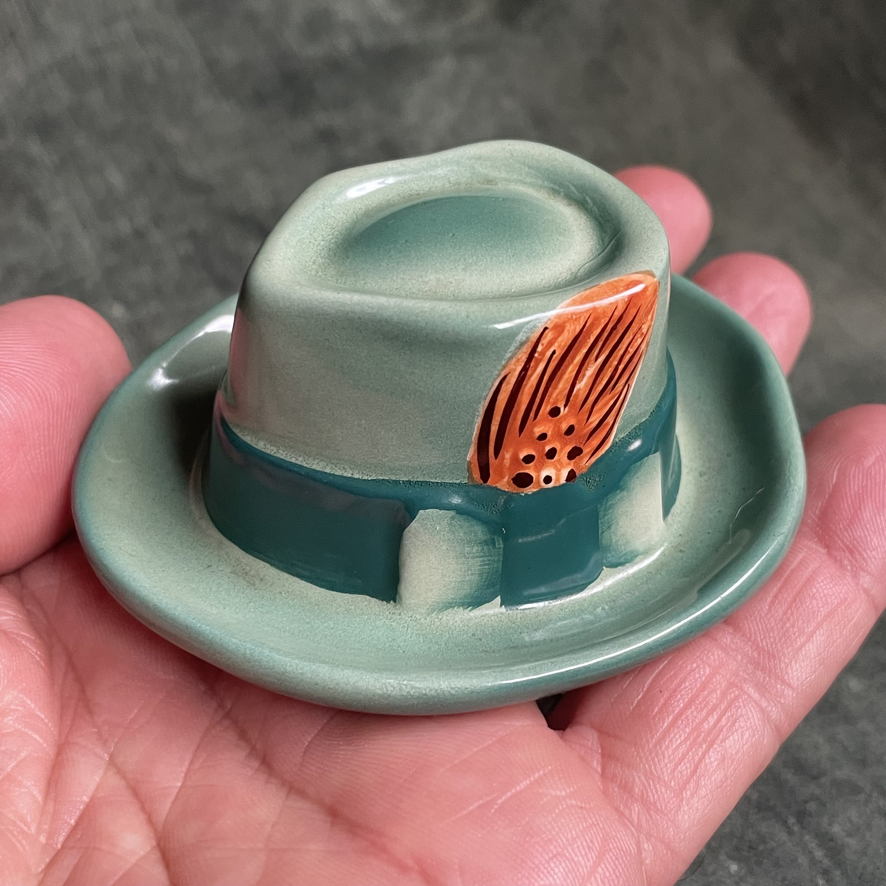 Vintage 1960s Ceramic Fedora Pepper Shaker, Haberdashery, Dandy, Stetson, Hat Collector, Store Display, Mid Century, Mens Fashion, Style - Etsy Vintage 1960s Ceramic Fedora Pepper Shaker, Haberdashery, Dandy, Stetson, Hat Collector, Store Display, Mid Century, Mens Fashion, Style - Etsy