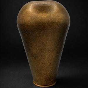 Jarrón de latón vintage – Hecho a mano en India – Decoración rústica de metal con pátina – Recipiente de estilo moderno de mediados de siglo