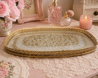 Vassoio ovale da toeletta vintage in filigrana d'oro / Espositore da portata con decorazioni floreali.