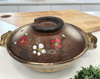 Olla de barro japonesa vintage Donabe: cazuela de barro con motivos florales pintada a mano, cuenco rústico de gres para servir.