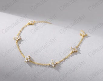 Mia Dainty Moissanite Flower Station Bracelet in 18kt Gold