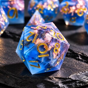 Juego de dados DnD Remolino Azul Nube / Regalos de dados D&D dorados para DM de juegos de rol / Accesorios de Dungeons and Dragons con caja de dados / Juegos de dados poliédricos D20