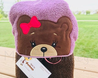 Personalized Hooded Towel, Girl Bear