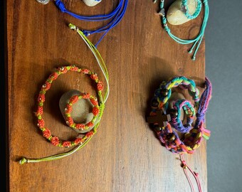 Set armbanden en ringen