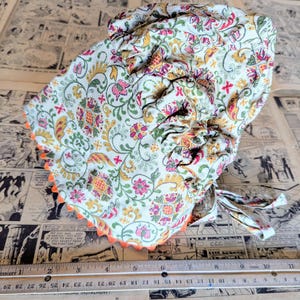 Vintage Handmade Child Sun Bonnet, Early American Style