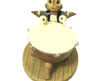 Figura de ardilla con tambor de Hallmark Tender Touches, colección vintage