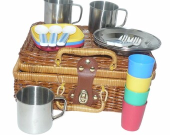 Wicker Picnic Basket Stainless Steel Cups Plates Multi-Color Cups Plates Vtg Kid