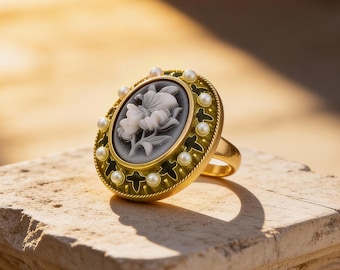 Statementring met Victoriaanse bloemen Cameo, 18 kt verguld, schelpparels, verstelbaar