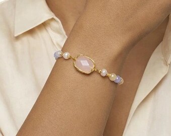 Rozenkwarts pastel edelsteen armband, 18 kt verguld, kralen en parelsieraden
