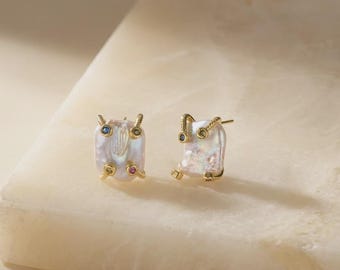 Barokke pareloorbellen met edelsteenaccenten, 18 kt verguld