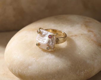 Gouden statementring barokke parel, verstelbare zoetwaterparel