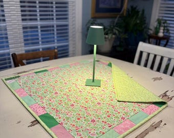 Quilted Mahjong Mat - Green Holiday Theme
