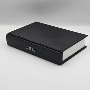 Magnetisch schaakspel in boekstijl: opvouwbaar 3D-geprint reisspel | Playbook'd-serie