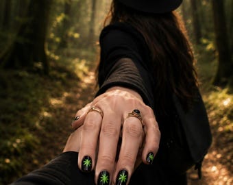 Black Green Leaf Nail Wraps – Botanical Design (16 Wraps) (No UV Lamp)
