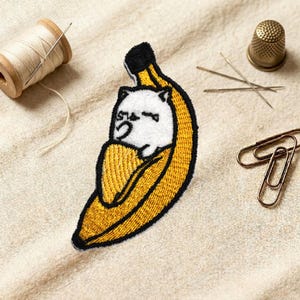 Cute Banana Cat Embroidered Patch, Funny Kawaii Anime Kitten Badge for Clothes, Iron on, Sew on, Hook and Loop