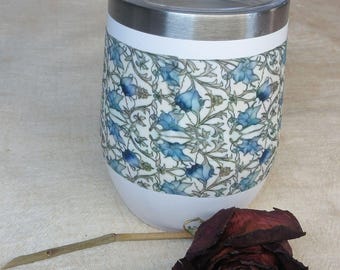 Vibrant colors,12oz stainless tumbler,floral,cotton fabric,decoupage,thermal beverage holder,comfortable grip,rounded shape,clear lid,travel