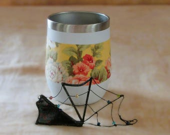 Travel Mug,12oz stainless tumbler,floral,cotton fabric,decoupage,thermal beverage holder,comfortable grip,rounded shape,clear lid,travel