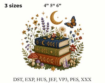Op de afbeelding: Een borduurontwerp met een stapel van drie boeken in blauw, groen en bruin, omringd door lavendel, wilde bloemen, paddenstoelen, een maansikkel en een vlinder. Tekst 3 sizes 4" 5" 6" en formaten DST, EXP, HUS, JEF, VP3, PES, XXX.
