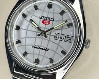 SEIKO 5 自動巻き 腕時計 シルバー デイデイト ヴィンテージ ヴィンテージ セイコー5 自動巻き腕時計：シルバー、ホワイト文字盤