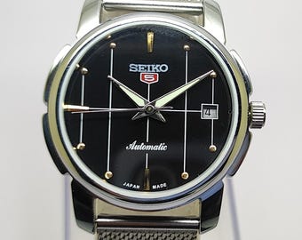 SEIKO5自動巻き 腕時計 黒文字盤 日付表示 ヴィンテージ セイコー5 自動巻き腕時計：ブラック文字盤、ステンレス