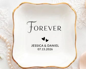 Personalized Ring Dish Engagement Gift for Couple, Minimalist Wedding Jewelry Dish Keepsake, Fiancée Gift, Bridal Shower Gift