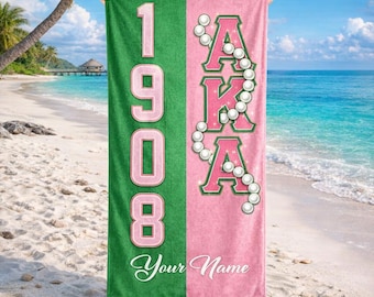 Toalla de playa personalizada de AKA, regalo de Alpha Kappa Alpha 1908, toalla de hermandad con nombre personalizado, regalo de playa AKA rosa y verde