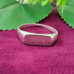 Pierścień sygnetowy ze srebra próby 925, minimalistyczna obrączka w stylu boho, nowoczesna biżuteria unisex