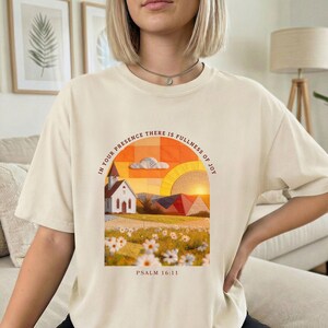 Camiseta con estampado de paisaje de capilla vintage / Ropa retro de estilo country con temática religiosa