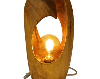Handgemaakte massief walnotenhouten tafellamp, sculpturale organische vorm, kunstwerk, artistieke binnenverlichting