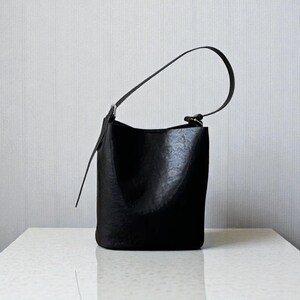 Cowhide Bucket Bag | Genuine Leather Crossbody Handbag, Vintage Shoulder Bag, Commuter Bag, Women's Everyday Purse