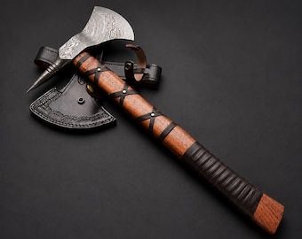 Hacha compacta estilo tomahawk HavnBlades hecha a mano con funda de cuero.