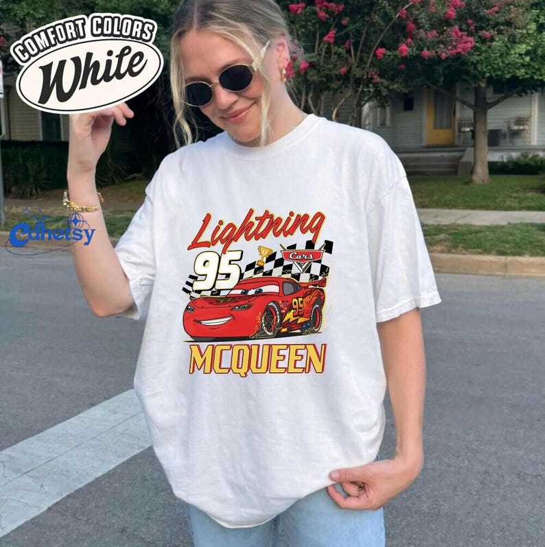 Camiseta de la película Cars, camiseta de Rayo McQueen, camiseta retro de Comfort Colors, regalo para fans de Disneyland, camiseta de carreras vintage imagen 2