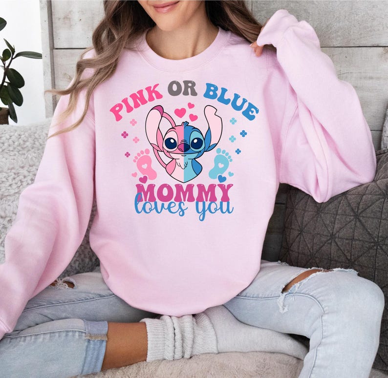 Camiseta de revelación de género de Disneyland Stitch Angel, rosa o azul, camisetas familiares a juego para baby shower de Disneyland, camiseta para mamá y papá primerizos imagen 3