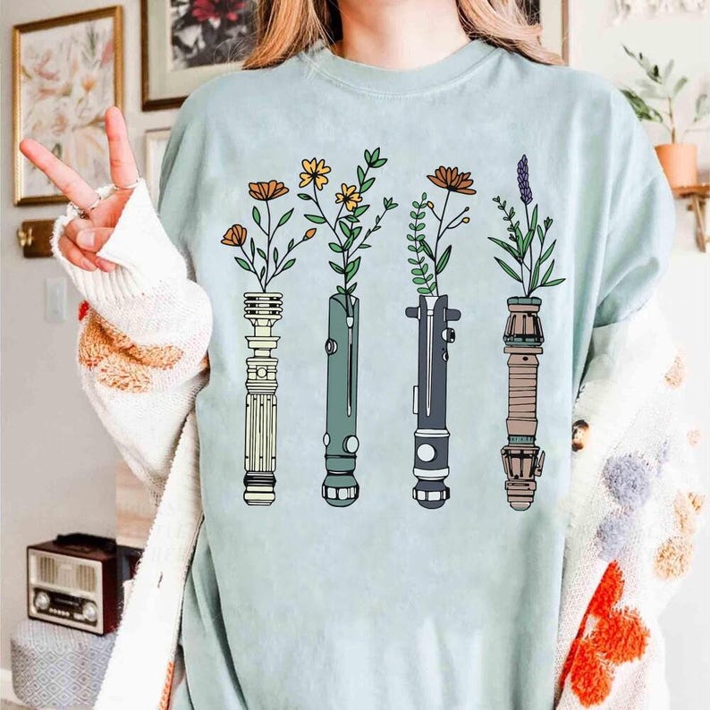 Floral Lightsaber StarWars Shirt, Disneyland Women's StarWars Tee, Flowers Lightsaber Tee, Darth Vader Shirt, Galaxy's Edge Trip 画像 2