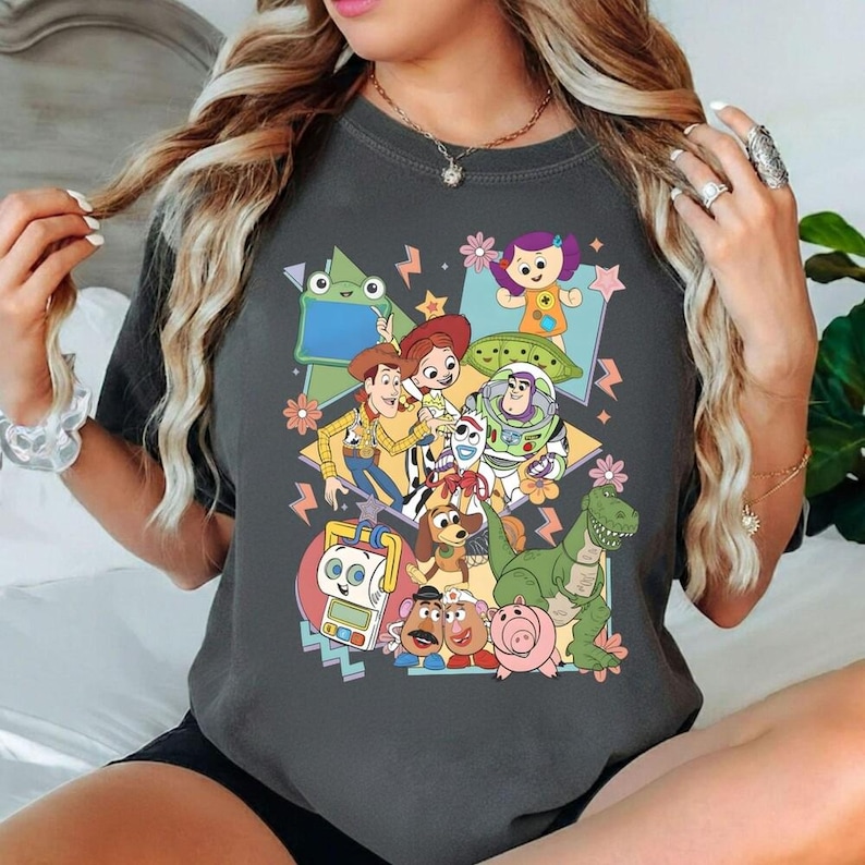 Retro Toy Story 5 You've Got A Friend In Me T-Shirt, Buzz Lightyear, Woody, Rex, Lilypad, Smarty Pants Tee, Disneyland Family Matching Trip immagine 2