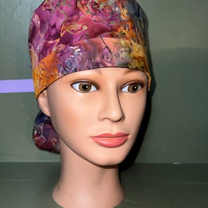 Ponytail scrub cap