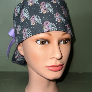 Ponytail scrub cap